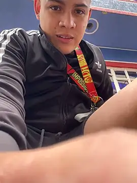 OliverTabordaa online show from 04-18-26, 08:53