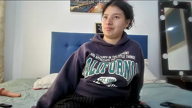 Snapshot of HIMAWARY_SOIN5 chatting on 04-28-26, 01:37 HIMAWARY SOIN5 online show from 04-28-26, 01:37