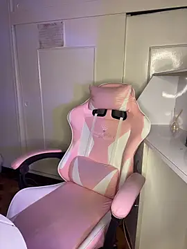 ThePrettyTiana online show from 04-04-26, 10:16