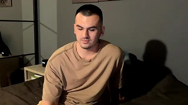 Snapshot of AlexRay22 chatting on 03-11-26, 07:19 AlexRay22 online show from 03-11-26, 07:19