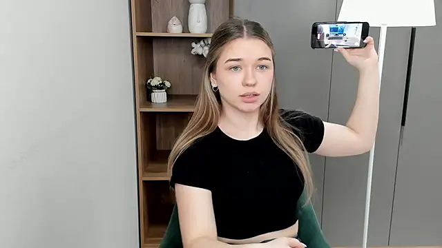 TonyaOgborn online show from 03-05-26, 06:54