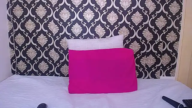 SparklingEyez online show from 04-12-26, 05:44