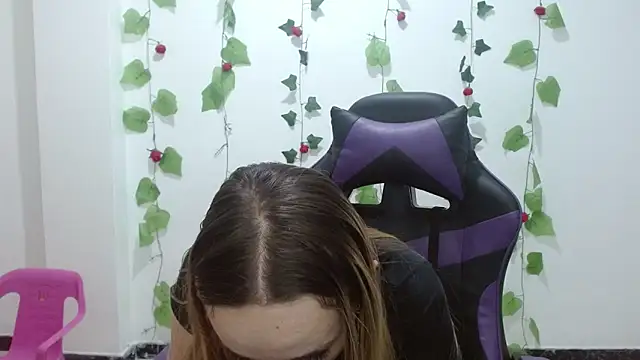 Snapshot of LiaRobertss_ chatting on 04-01-26, 03:19 LiaRobertss online show from 04-01-26, 03:19