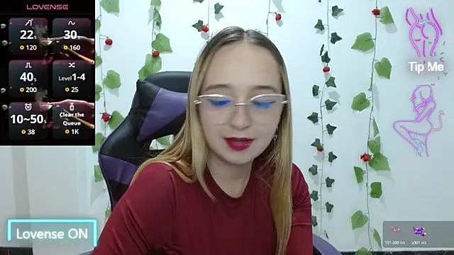 Snapshot of LiaRobertss_ chatting on 03-26-26, 03:27 LiaRobertss online show from 03-26-26, 03:27