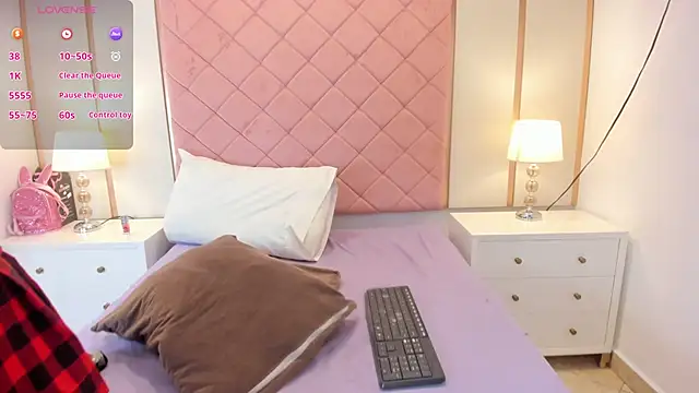 Alexa Jonees online show from 04-14-26, 08:03