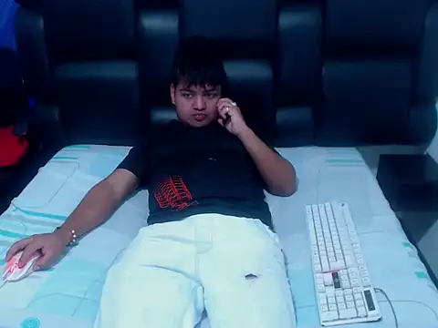 XNoahDeepThroatX online show from 03-21-26, 05:08