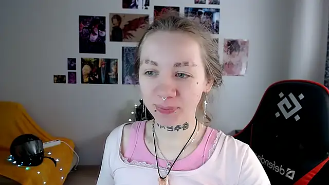 Nica Kawaii online show from 04-07-26, 07:43