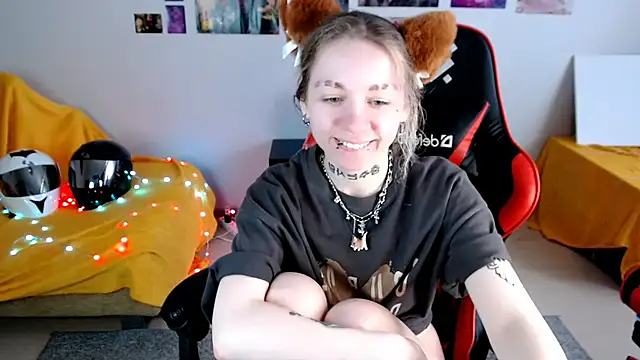 Nica Kawaii online show from 05-22-26, 12:58
