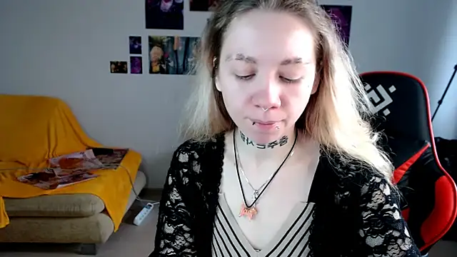 Nica Kawaii online show from 03-23-26, 06:35