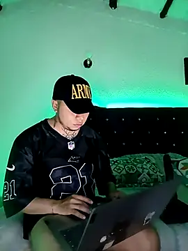 Decker Velvett online show from 03-10-26, 04:49