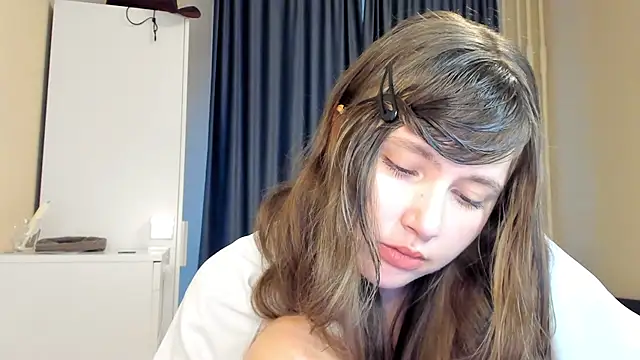 Snapshot of MaryannSofts chatting on 07-08-26, 02:40 MaryannSofts online show from 07-08-26, 02:40