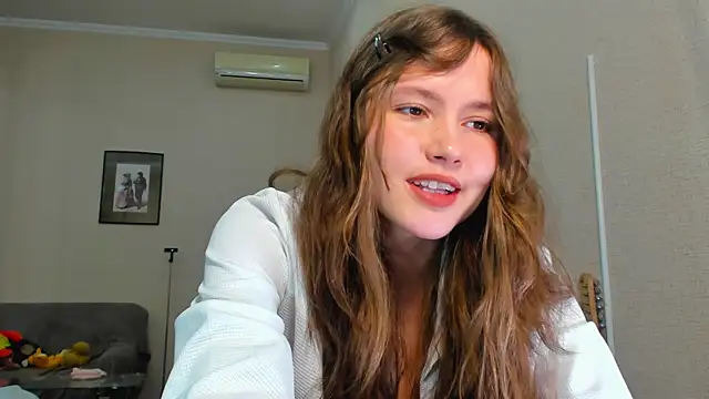 Snapshot of MaryannSofts chatting on 05-14-26, 01:30 MaryannSofts online show from 05-14-26, 01:30