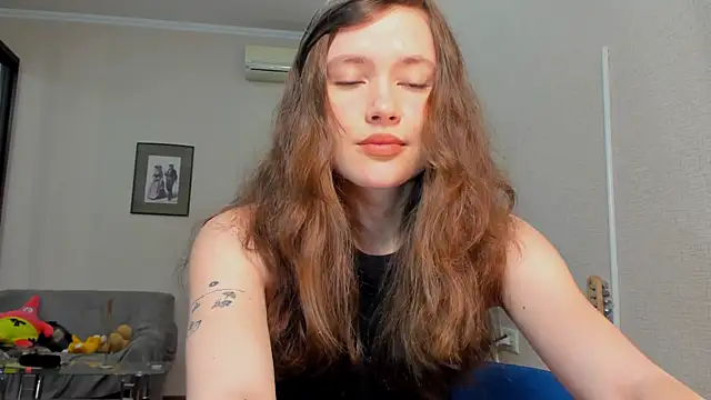 MaryannSofts online show from 04-10-26, 02:35