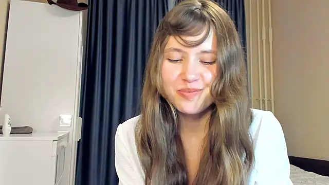 Snapshot of MaryannSofts chatting on 07-10-26, 04:40 MaryannSofts online show from 07-10-26, 04:40