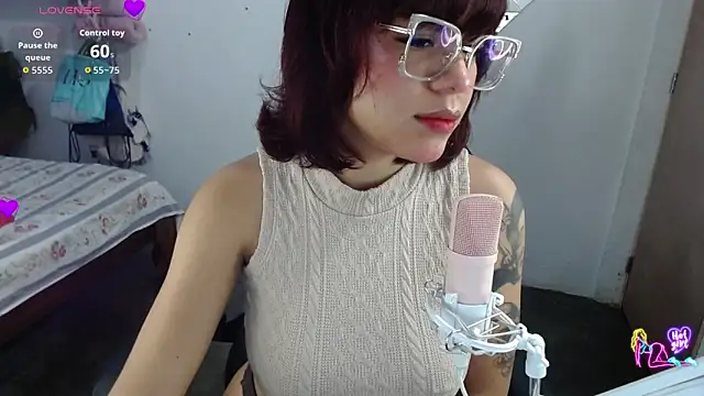 Snapshot of kinky_catalina chatting on 05-05-26, 08:50 kinky catalina online show from 05-05-26, 08:50