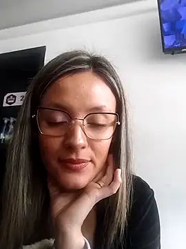 Snapshot of CynthiaMore chatting on 05-18-26, 04:12 CynthiaMore online show from 05-18-26, 04:12