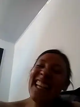 Snapshot of CynthiaMore chatting on 05-18-26, 03:39 CynthiaMore online show from 05-18-26, 03:39