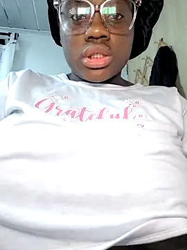 Snapshot of YourLiaa_ chatting on 04-26-26, 07:05 YourLiaa online show from 04-26-26, 07:05