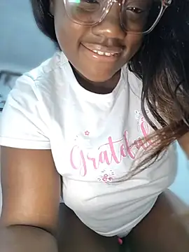 Snapshot of YourLiaa_ chatting on 04-29-26, 04:16 YourLiaa online show from 04-29-26, 04:16