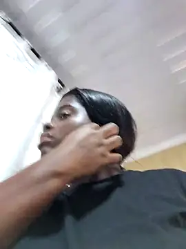 Snapshot of YourLiaa_ chatting on 05-05-26, 10:57 YourLiaa online show from 05-05-26, 10:57