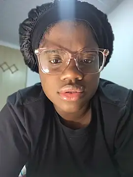 YourLiaa  online show from 03-31-26, 04:25