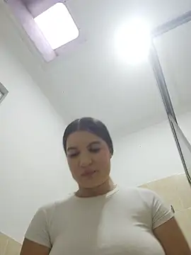 Snapshot of Pretty_Julieta chatting on 04-25-26, 09:45 Pretty Julieta online show from 04-25-26, 09:45