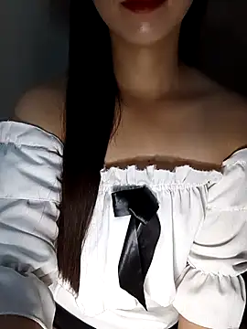 Snapshot of Fiona_2026 chatting on 05-11-26, 02:13 Fiona 2026 online show from 05-11-26, 02:13