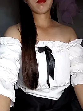 Snapshot of Fiona_2026 chatting on 04-25-26, 02:03 Fiona 2026 online show from 04-25-26, 02:03