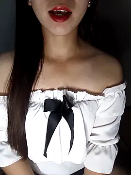 Snapshot of Fiona_2026 chatting on 05-07-26, 03:37 Fiona 2026 online show from 05-07-26, 03:37
