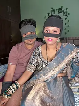 Snapshot of your_bhabhi_love chatting on 06-18-26, 06:13 your bhabhi love online show from 06-18-26, 06:13
