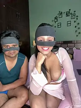 Snapshot of your_bhabhi_love chatting on 07-19-26, 05:32 your bhabhi love online show from 07-19-26, 05:32