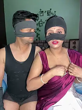 Snapshot of your_bhabhi_love chatting on 05-20-26, 06:05 your bhabhi love online show from 05-20-26, 06:05