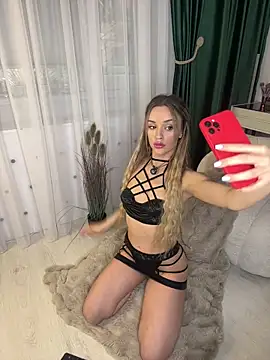 Snapshot of KatieCutieXooo chatting on 05-06-26, 04:22 KatieCutieXooo online show from 05-06-26, 04:22