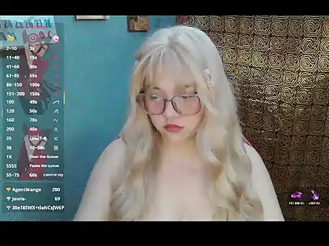 Snapshot of mabyhot16 chatting on 06-21-26, 12:44 mabyhot16 online show from 06-21-26, 12:44
