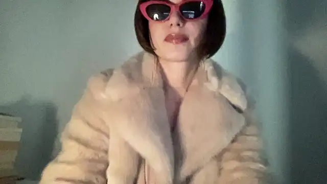 Snapshot of SlowVenomXX chatting on 03-08-26, 03:37 SlowVenomXX online show from 03-08-26, 03:37