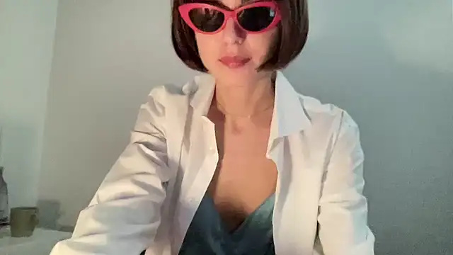 Snapshot of SlowVenomXX chatting on 04-02-26, 10:33 SlowVenomXX online show from 04-02-26, 10:33