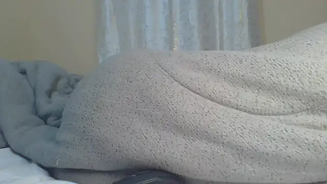 Snapshot of ndivhuwomuleya chatting on 05-13-26, 04:25 ndivhuwomuleya online show from 05-13-26, 04:25