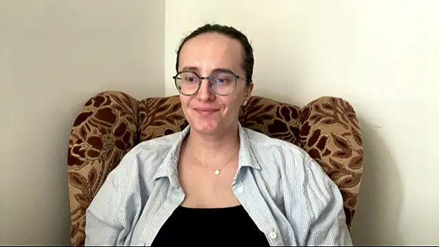 Snapshot of SofiaTease chatting on 06-11-26, 01:19 SofiaTease online show from 06-11-26, 01:19