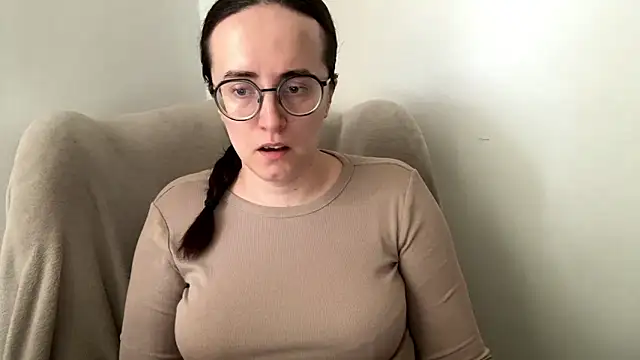 Snapshot of SofiaTease chatting on 05-01-26, 01:27 SofiaTease online show from 05-01-26, 01:27