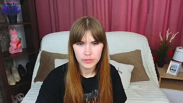 EmilyCuper  online show from 07-04-26, 12:21
