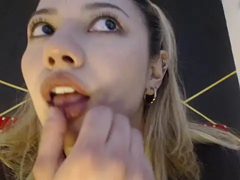 danielawidx online show from 03-06-26, 12:38