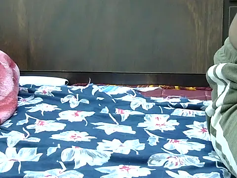Snapshot of JANVI_06 chatting on 05-08-26, 05:44 JANVI 06 online show from 05-08-26, 05:44