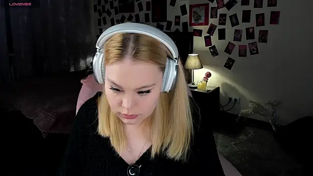 AmeliaMerris online show from 04-28-26, 09:30