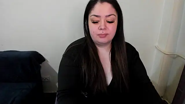Snapshot of HellenVexary chatting on 03-23-26, 04:07 HellenVexary online show from 03-23-26, 04:07