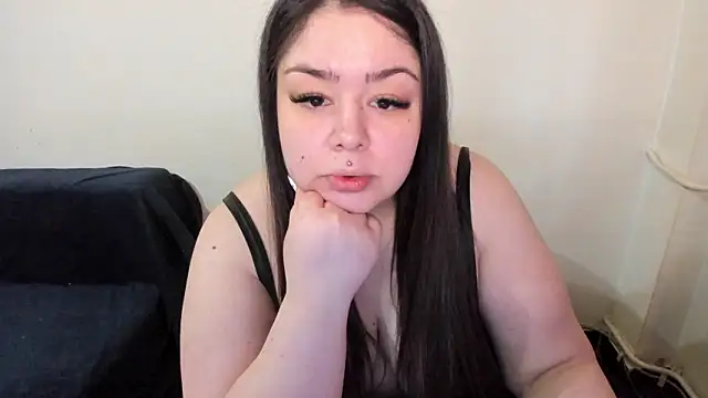 Snapshot of HellenVexary chatting on 03-18-26, 03:35 HellenVexary online show from 03-18-26, 03:35