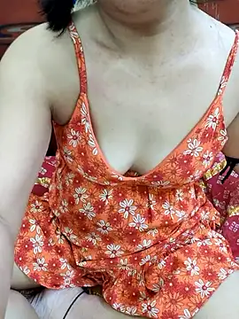 Snapshot of Manisha-Rai chatting on 04-28-26, 02:27 Manisha-Rai online show from 04-28-26, 02:27