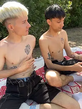 AlphaTwinks online show from 04-04-26, 11:28