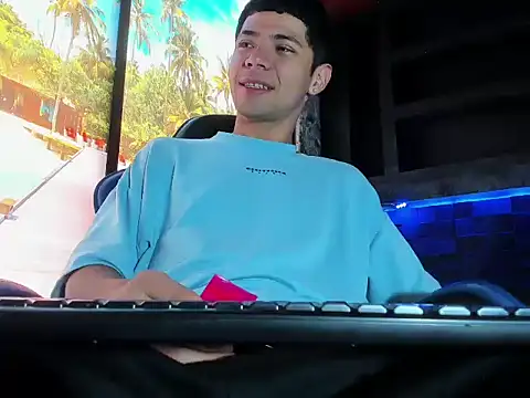 ChristoperGiraldo online show from 04-05-26, 02:35