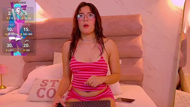 MiiaCullens online show from 06-26-26, 12:55
