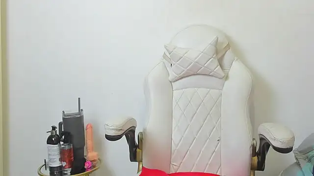 madelinesquirt online show from 07-04-26, 07:07